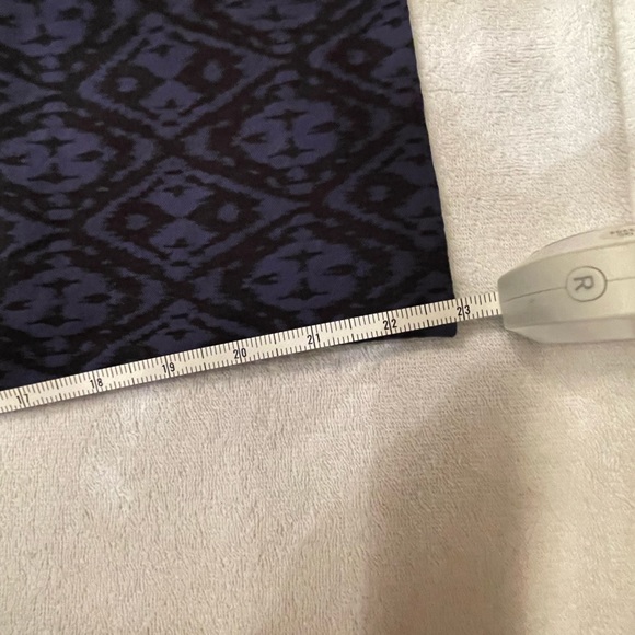 Chicos Ikat print size 3 ankle length trousers - Picture 6 of 13